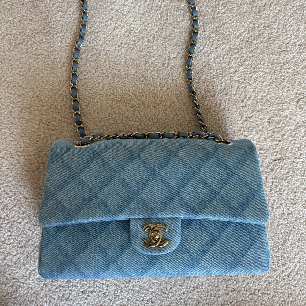 Chanel Classic Medium flap bag in Denim